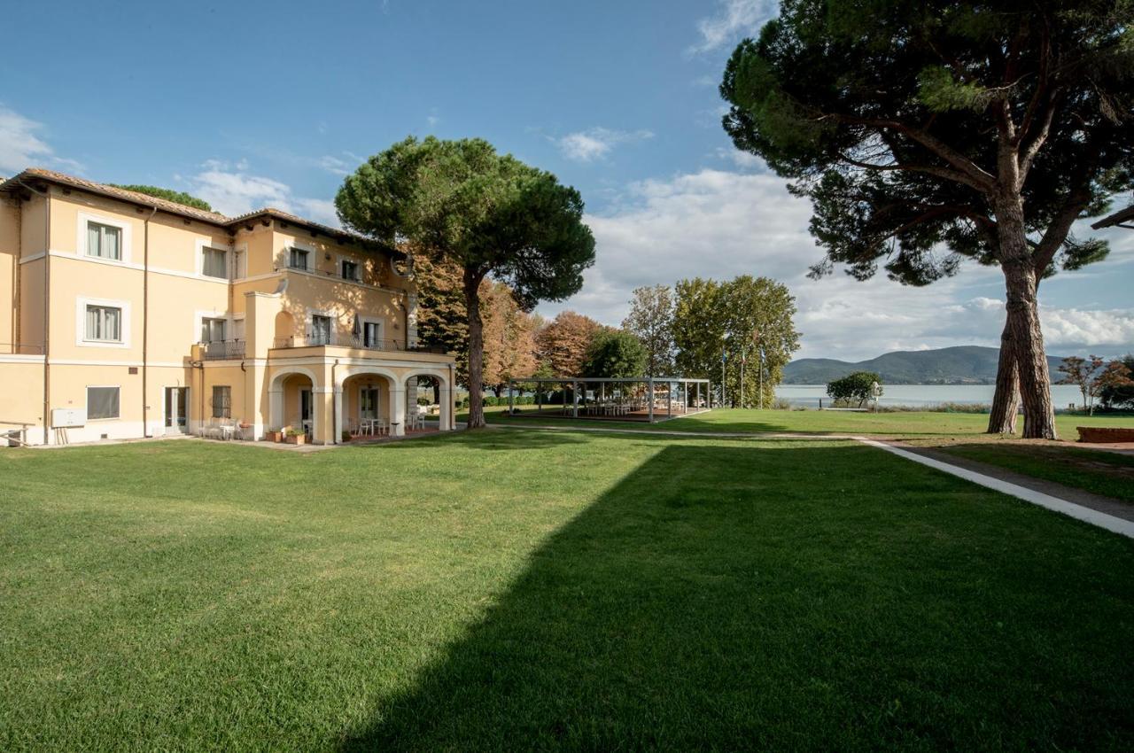Isola Polvese Resort Castiglione del Lago Exterior foto